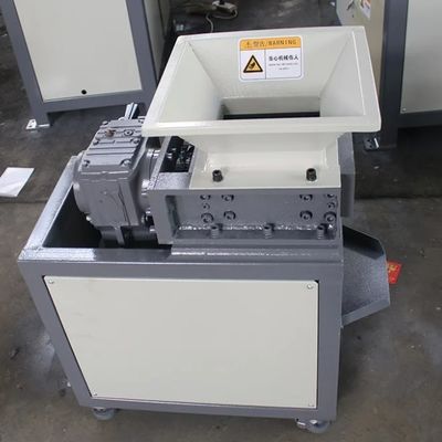 Kompaktne Twin Shaft PCB Płyty Shredder Maszyna do odpadów stalowych